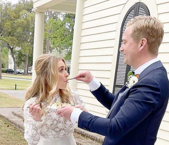 Image of successful journalist, Peter Doocy and her wife