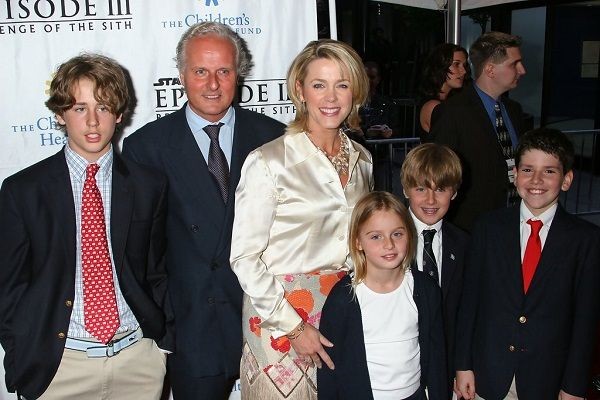 Image of world renowned journalist, Deborah Norville and her family
