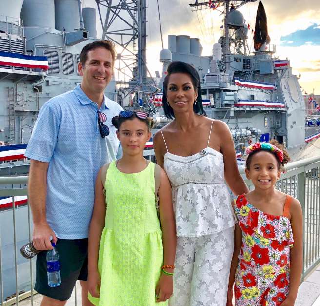 Image of the host of Fox News Channel, Harris Faulkner and daughters
