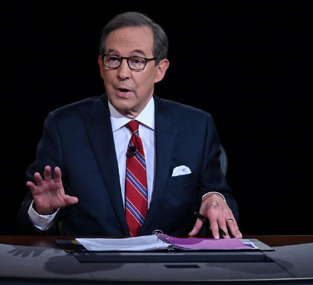 Chris Wallace reporting news in show